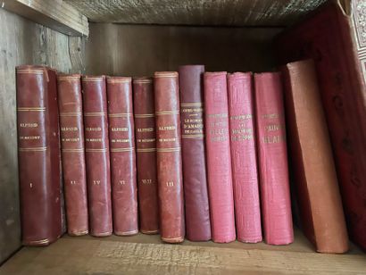 Lot comprenant "Alfred de Musset 6 vol , Don quichotte, Byron, Molière et divers...