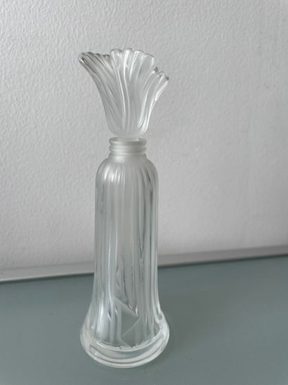 null NOT IDENTIFIED



Bottle of the glass factories Brosse, in France. Glass bottle...