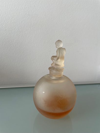 null NOT IDENTIFIED



Rare frosted glass bottle of ball shape. Stopper figurine...
