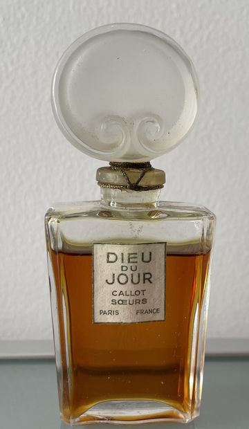 null CALLOT SŒURS " Dieu du Jour " (God of the Day)



Glass bottle with quadrangular...