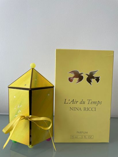 null NINA RICCI "The air of time



Box model cage containing a crystal bottle, twisted...
