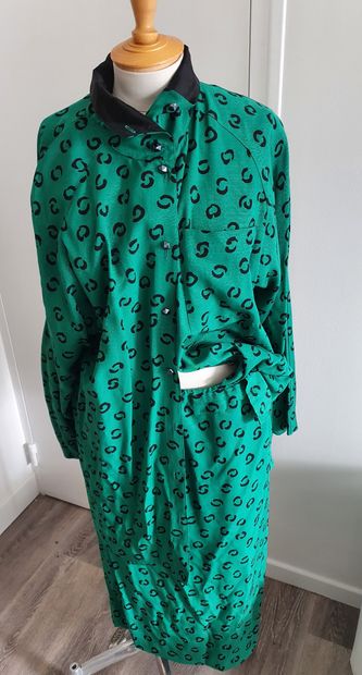 null GUY LAROCHE Boutique Paris



Spring green viscose and acetate blend outfit...