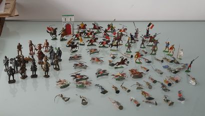 Lot de soldats de plomb ou étains : infanterie française ; personnages médiévaux ; orientaux à cheval et divers (chef indien ; cowboy...