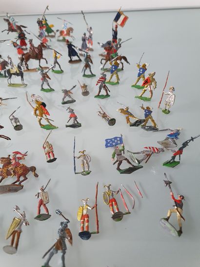 Lot de soldats de plomb ou étains : infanterie française ; personnages médiévaux...