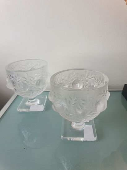LALIQUE FRANCE LALIQUE France

PAIR OF VASES in molded crystal with decoration of...