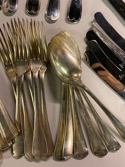 LOT DE COUVERTS Large lot of silver plated cutlery, including Christofle cutlery,...