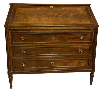 COMMODE formant scriban WOODEN AND WOODEN VENEER COMMODE opening with a flap, three...