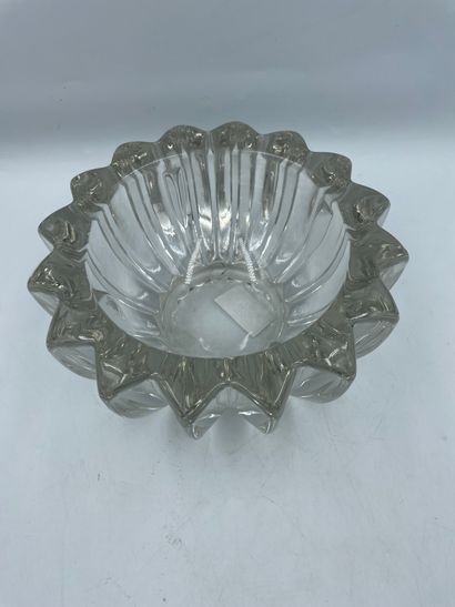 COUPELLE en cristal moulé Moulded crystal COUPELLE

H : 9 cm - D : 19 cm