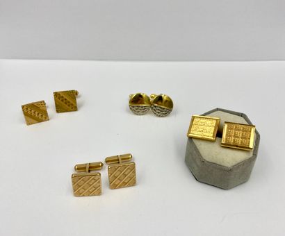 BIJOUX FANTAISIE Set of four pairs of gold metal cufflinks