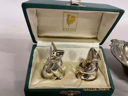 GALLIA CHRISTOFLE, salières zoomorphe en métal GALLIA- CHRISTOFLE

TWO silver plated...