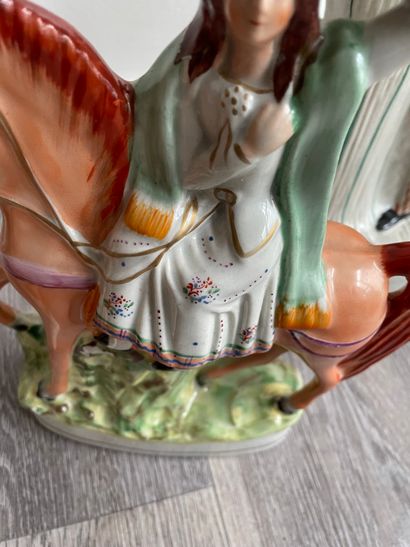 Vase et groupe en porcelaine et faience 
Lot including : 
- TWO VASES in polychrome...