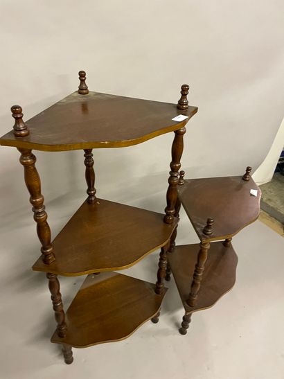 DEUX ETAGERES D'ANGLES TWO MAHOGANY AND MAHOGANY VENEER CORNER STORES one with two...