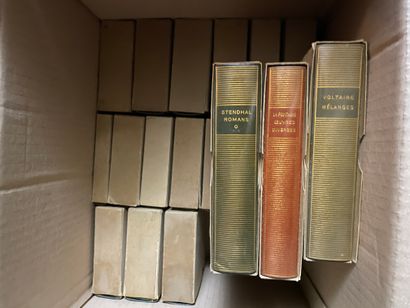 PLÉIADE 
Lot comprenant 20 volumes de la Pléiade dont La Fontaine, Victor Hugo, Camus,...