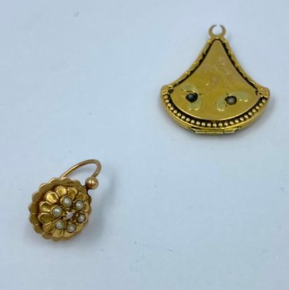 PENDENTIF en or jaune Pendant in yellow gold 18K (750 thousandths) with engraved...