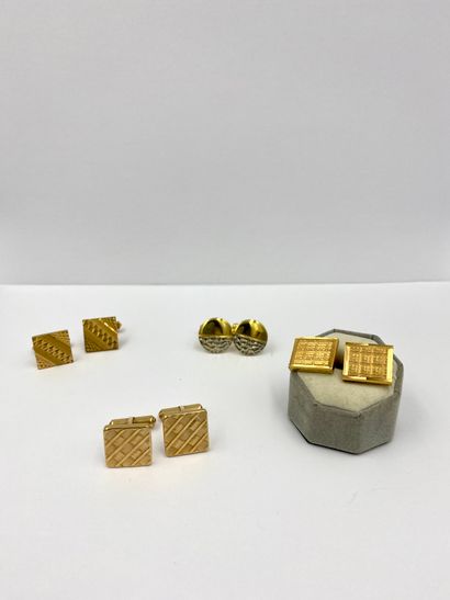 BIJOUX FANTAISIE Set of four pairs of gold metal cufflinks