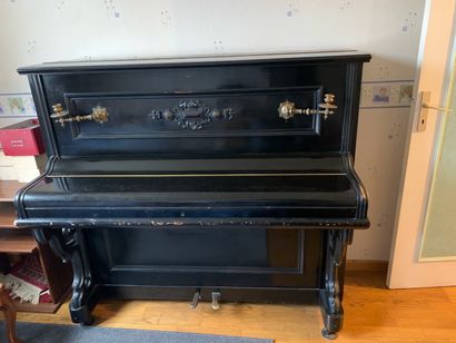 Piano ZEITTER & WINKELMANN Upright piano ZEITTER & WINKELMANN in blackened wood with...