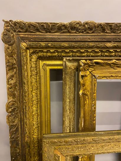 LOT 5 CADRES Lot of 5 frames in wood and gilded stucco of style

Dimensions at sight...
