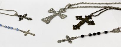 BIJOUX FANTAISIE Lot of two rosaries and three fancy crosses
