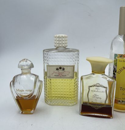 null Lot including:
-LANCÔME "Magie noire", perfumed oil, capacity 1/3
Roger et GALLET,...