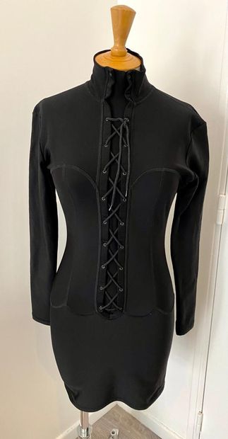 Lot comprenant : Lot including : 

- Thierry MUGLER Activ

SHORT DRESS with three...