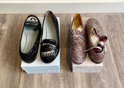 Lot comprenant : Lot including : 

- ANIEL

PAIR OF DERBY in leather and multicolored...