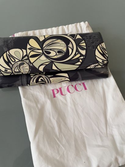 Emilio PUCCI Emilio PUCCI

WALLET with printed pattern on a gray background

L: 19...