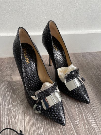 Lot comprenant : Lot including : 

-Luciano PADOVAN - Italy

Pair of black patent...