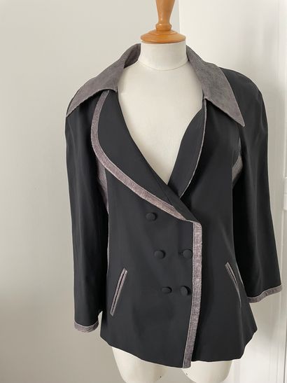 Karl LAGERFELD Karl LAGERFELD

Jacket in viscose, elastane and wool with collar and...