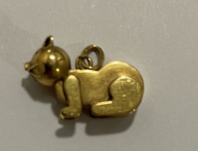 PENDENTIF en or jaune présentant un chat Yellow gold pendant with a cat

Gross weight...