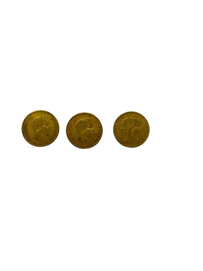TROIS PIECES de 10 Francs en or THREE PIECES of 10 Francs in gold
Gross weight: 9...