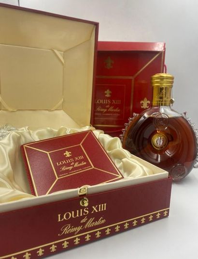 1 bouteille Remy MARTIN Louis XIII Fine Champagne 1 bouteille Remy MARTIN Louis XIII...