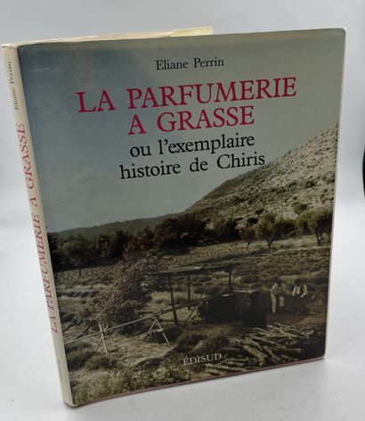La Parfumerie à Grasse La Parfumerie à Grasse 
Livre illustré de photos, comprenant...