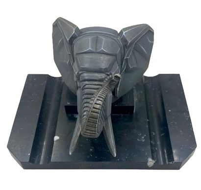 BAZIN et LATIL, tête d'éléphant, métal François-Victor BAZIN 
ELEPHANT HEAD
Sculpture...