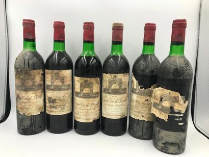 6 Bouteilles CHATEAU LÉOVILLE LAS CASES, 1977 6 Bouteilles CHATEAU LÉOVILLE LAS CASES,...