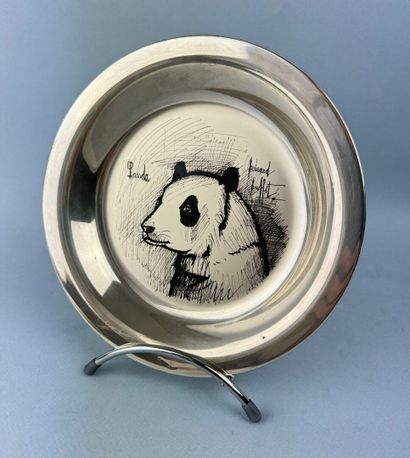  Bernard BUFFET (1928-1999), after
Panda
Etched silver circular plate, sterling 1st... Gazette Drouot