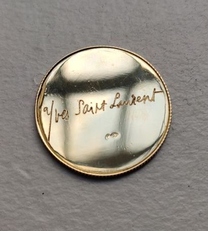 null D’après Yves SAINT LAURENT (1936-2008)
 Rare médaille du Mérite "Yves Saint...
