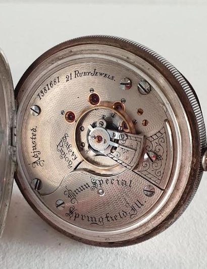 null Illinois Watch Co. Springfield, vers 1910.
Montre de poche en argent avec cadran...