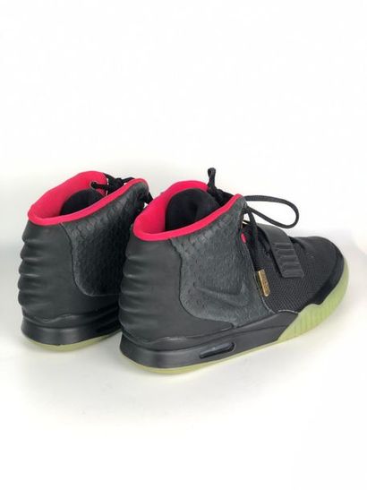 null Nike X Kanye West Air Yeezy 2 ‘Solar Red’
Paire de sneaker issue de la collaboration...