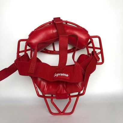 null Supreme X Rawlings baseball mask
Baseball helmet from the collaboration between...