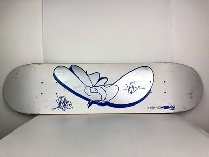 null Jonone X Triiad 
Planche de skateboard réalisée en collaboration entre la marque...
