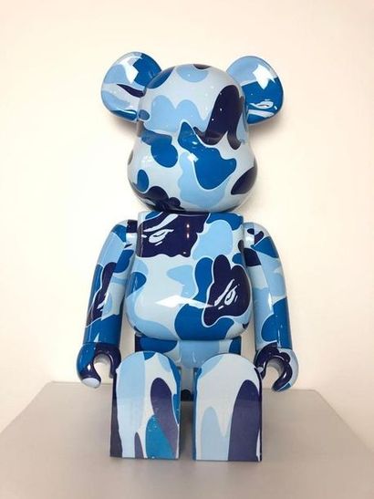 null Bearbrick X BAPE 1000% ABC bleu camo
Figurine Bearbrick réalisée en collaboration...