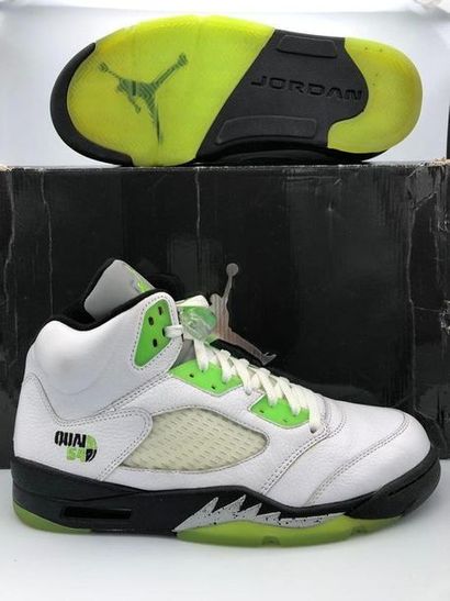 null Nike Jordan 5 x Quai 54
Paire de sneaker réalisée à l'occasion d'une collaborationentre...