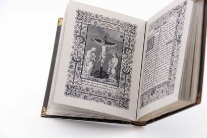 null LIVRE DE PRIÈRES TISSÉ SUR SOIE. 
Livre de prière tissé d’après les enluminures...