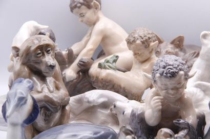 null ROYAL COPENHAGEN. Ensemble d'environ 17 statuettes en porcelaine polychrome...