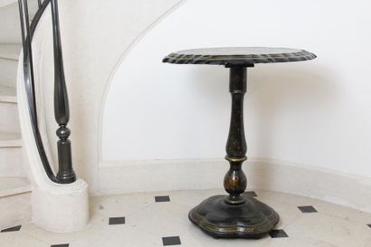 null Ensemble de trois meubles d'époque Napoléon III comprenant une table guéridon...