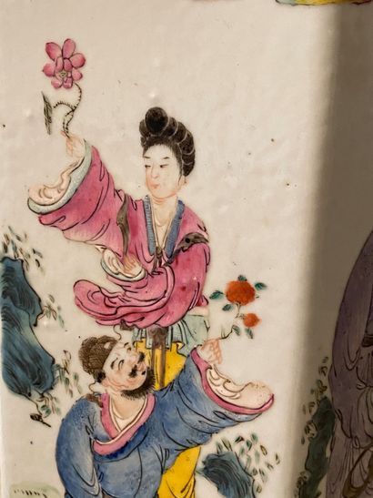 null 
Chine, fin de la dynastie Qing, circa 1900. 






Vase hexagonale à décor...