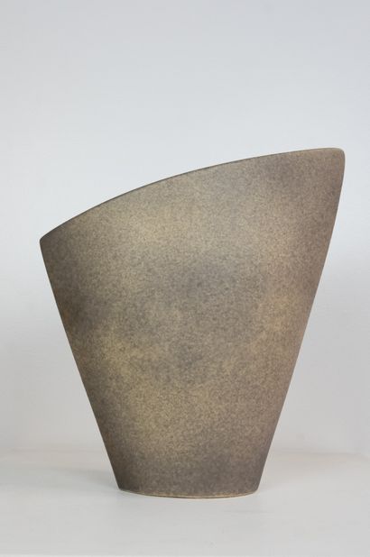 null 
Peter (1921 – 2009) et Denise ORLANDO (1921-2017 )




Vase de forme libre....