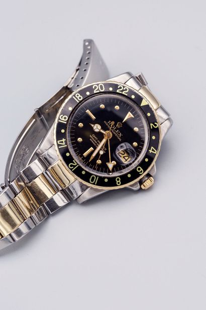 null ROLEX "GMT- Master" ref.1675/3, circa 1969.

Pilot's wristwatch in yellow gold...