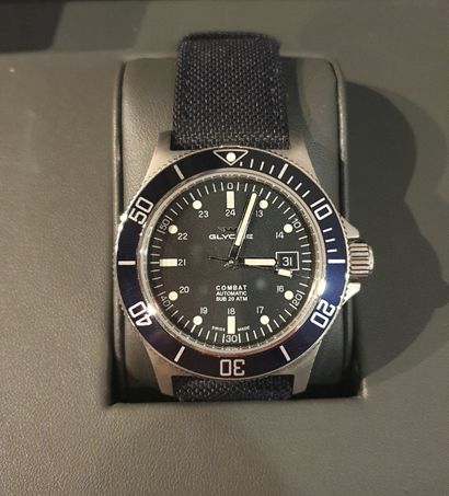 null GLYCINE "Combat Sub 42" ref.GL0094, circa 2019 NOS

Stainless steel wristwatch...