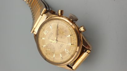 null Chronographe Suisse FLUDO vers 1955.

Elégant chronographe en métal doré, boitier...